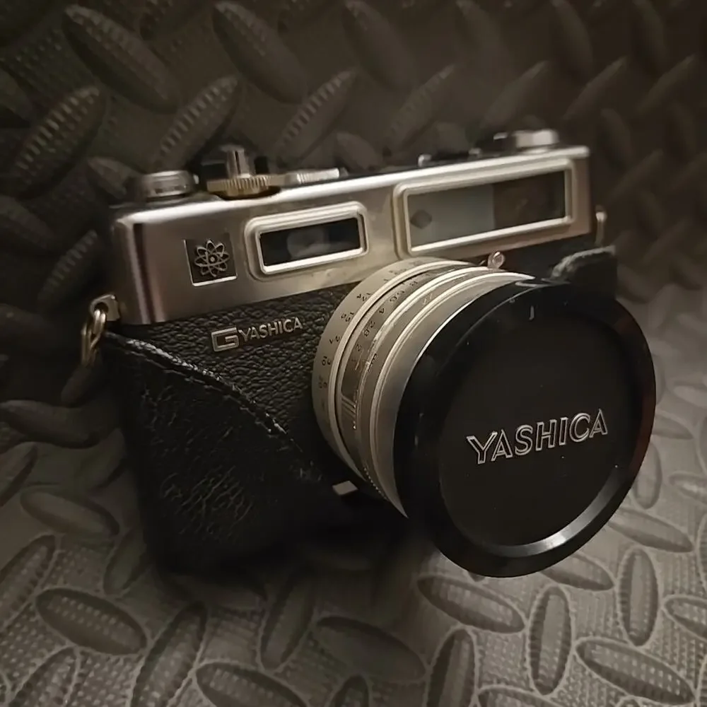 Yashica Electro 35 GSN 35mm Film Camera with Case & Cap Untested